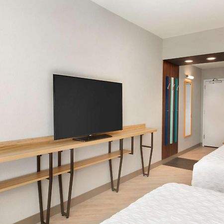 Tru By Hilton Cheyenne Hotel Екстериор снимка