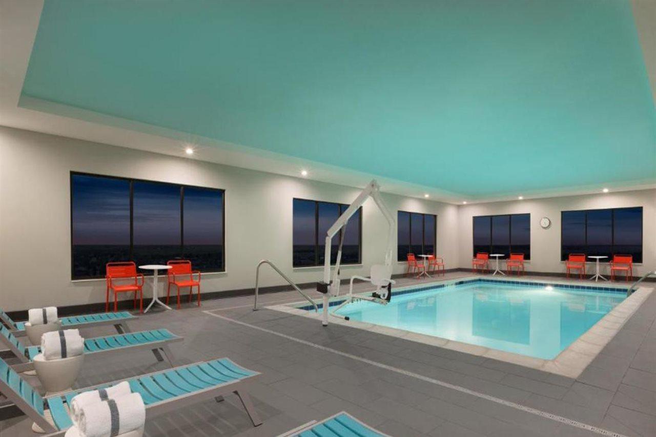Tru By Hilton Cheyenne Hotel Екстериор снимка
