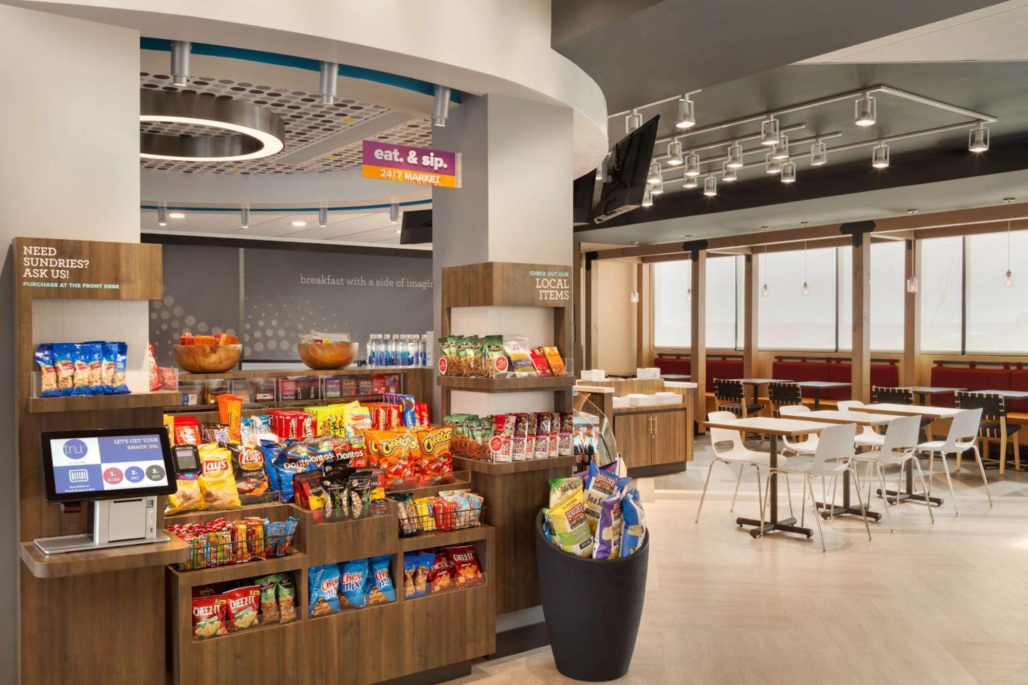 Tru By Hilton Cheyenne Hotel Екстериор снимка