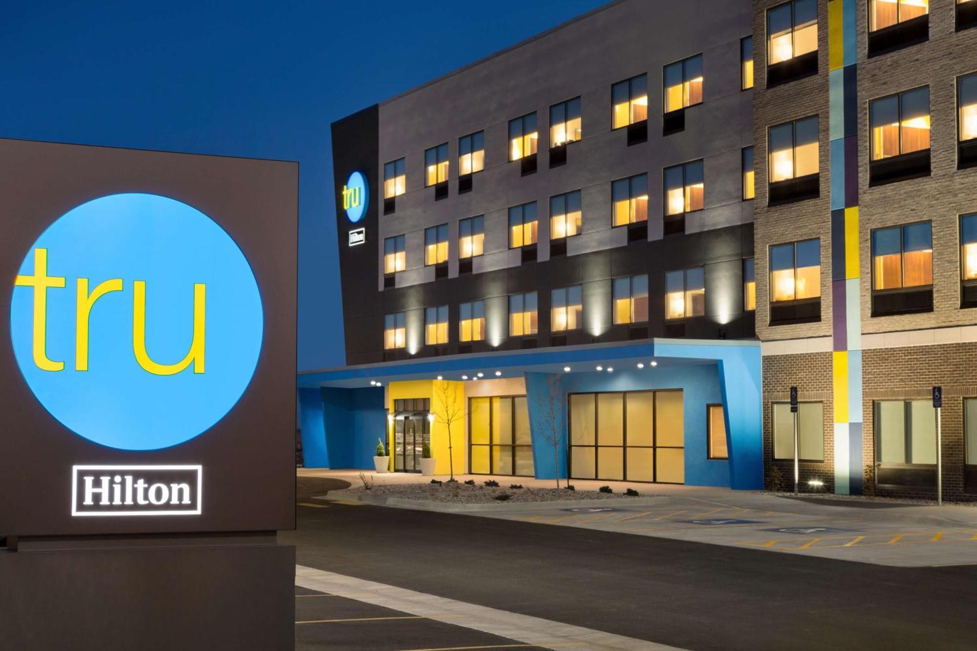 Tru By Hilton Cheyenne Hotel Екстериор снимка