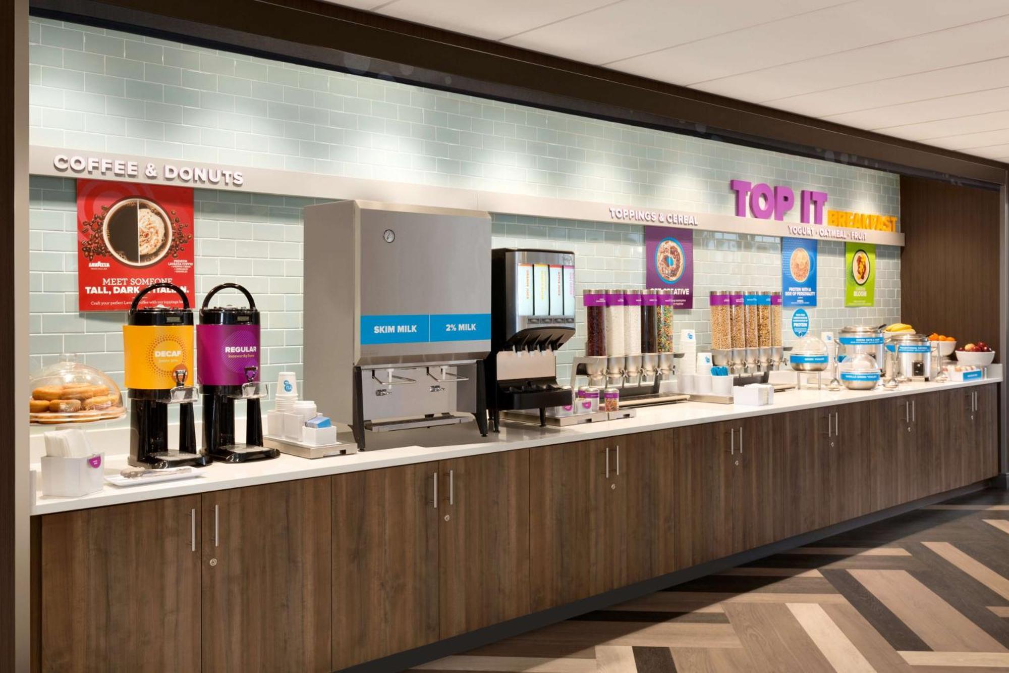 Tru By Hilton Cheyenne Hotel Екстериор снимка