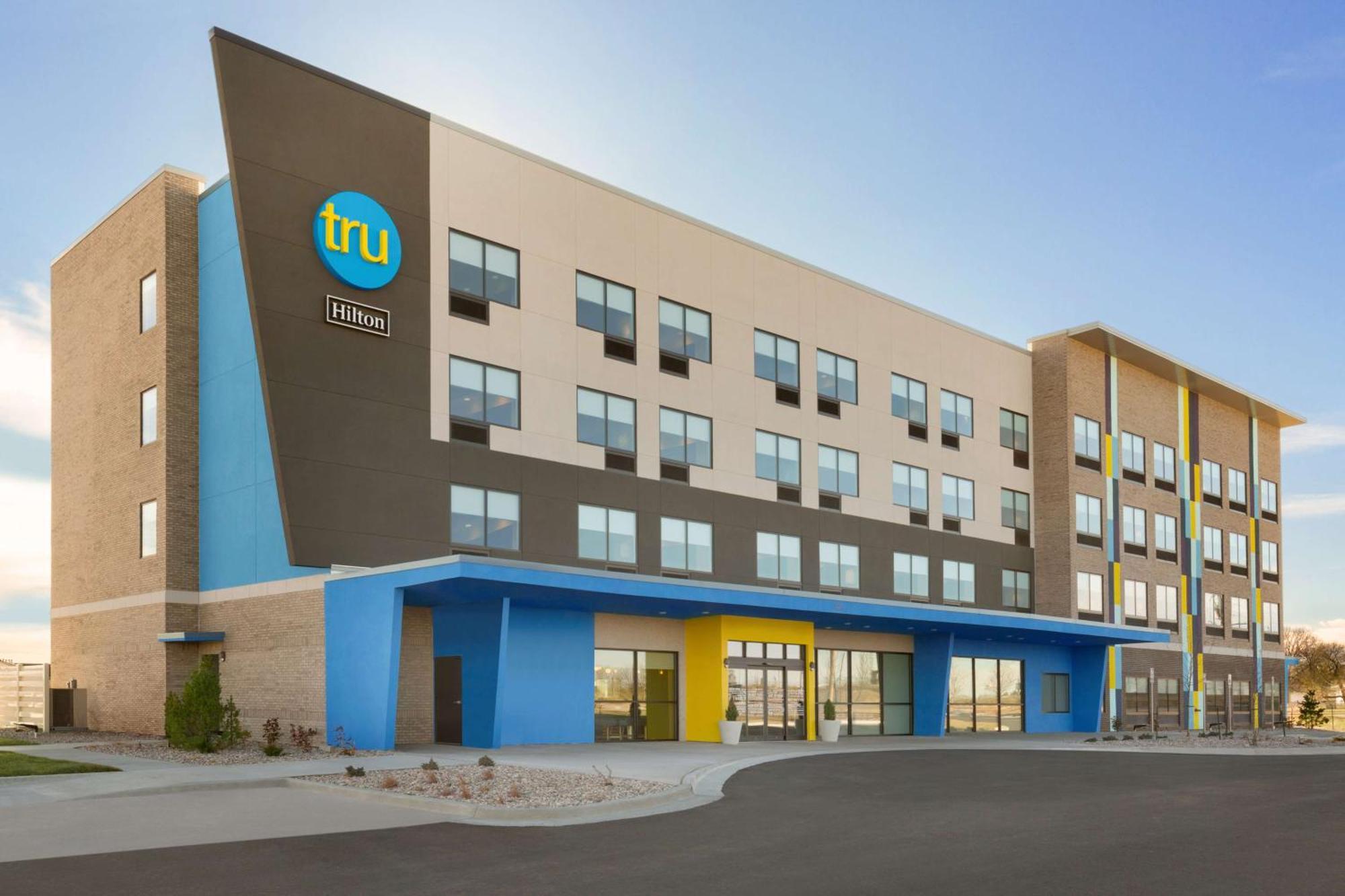 Tru By Hilton Cheyenne Hotel Екстериор снимка