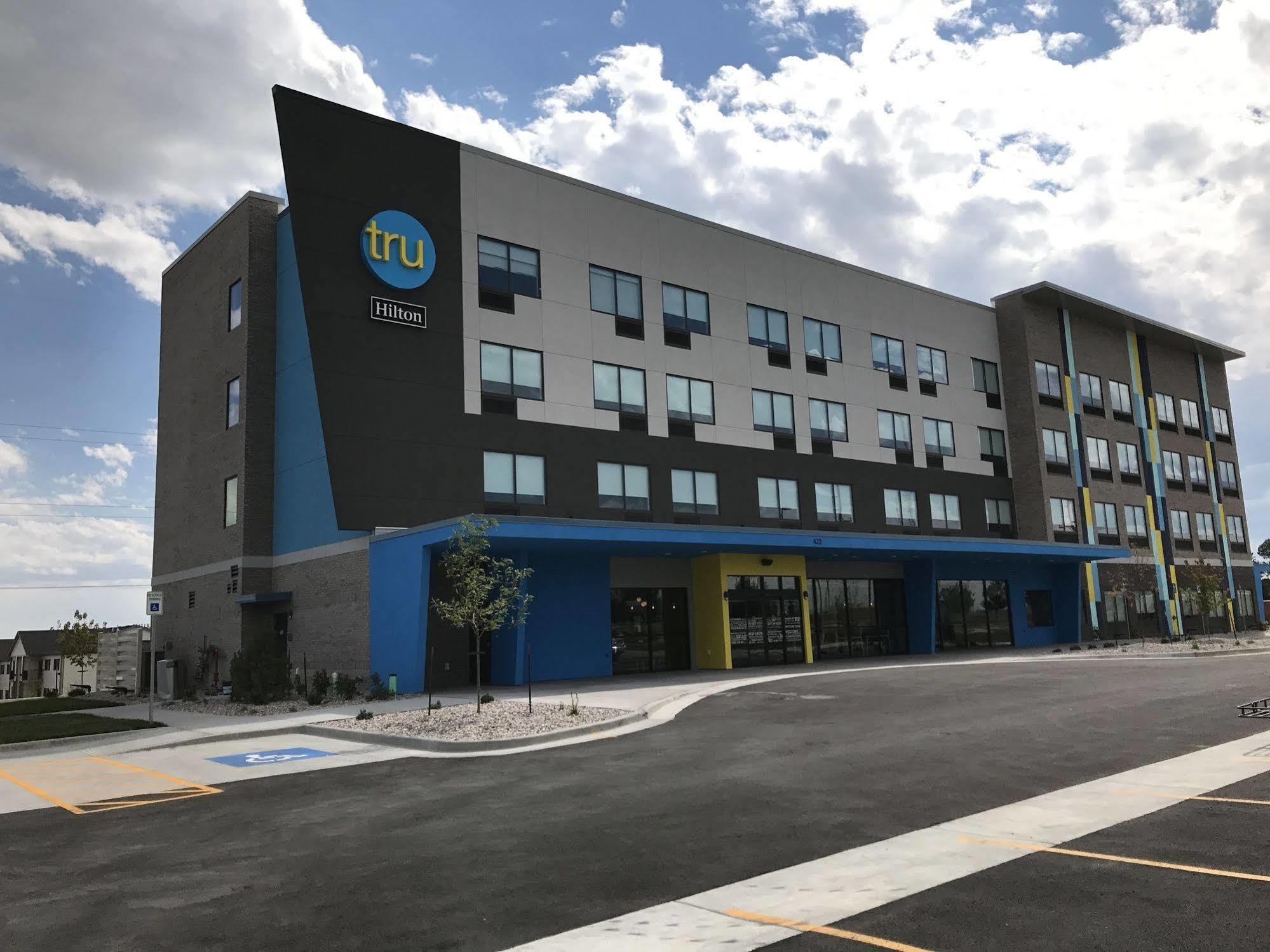 Tru By Hilton Cheyenne Hotel Екстериор снимка