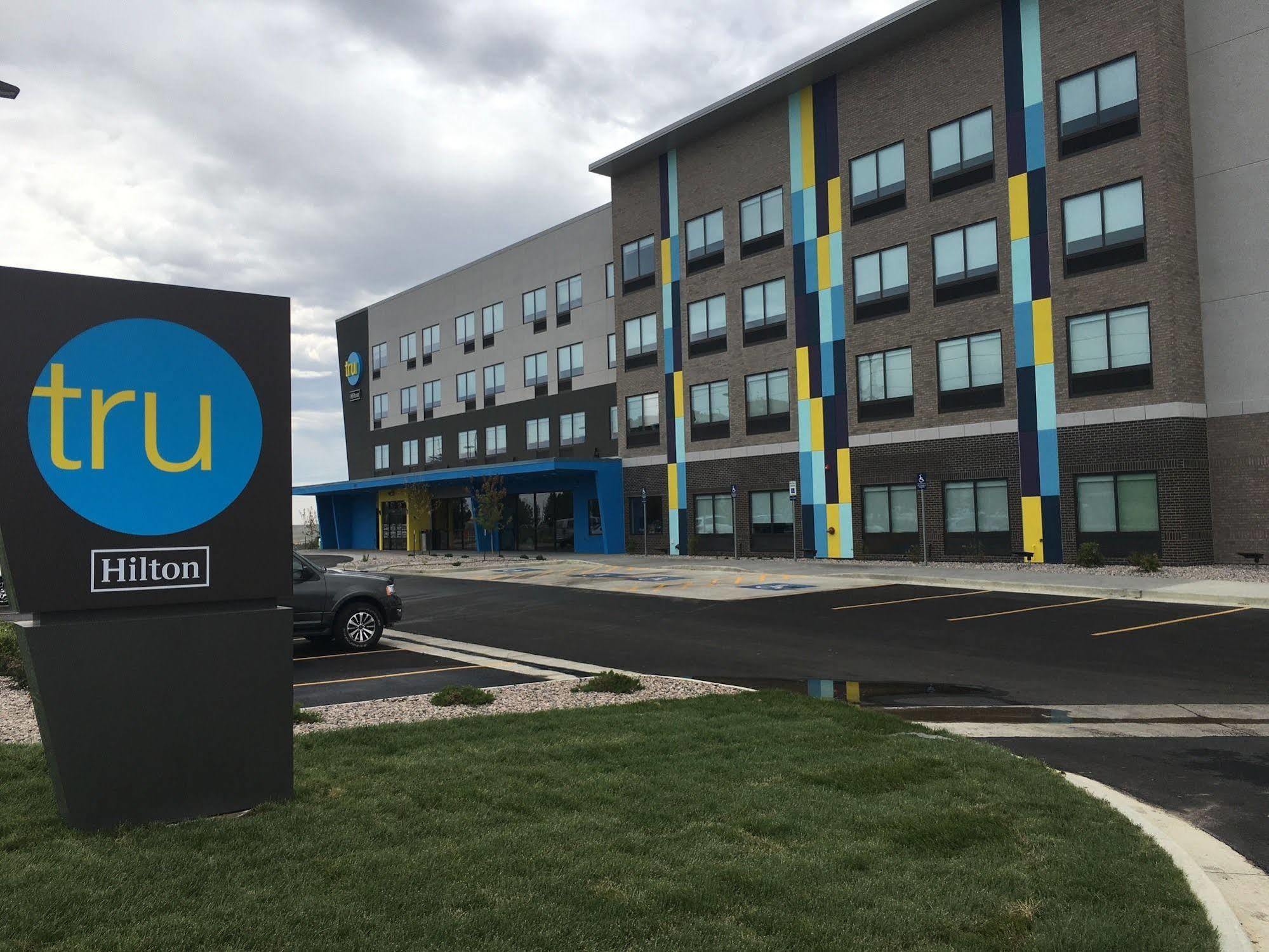 Tru By Hilton Cheyenne Hotel Екстериор снимка