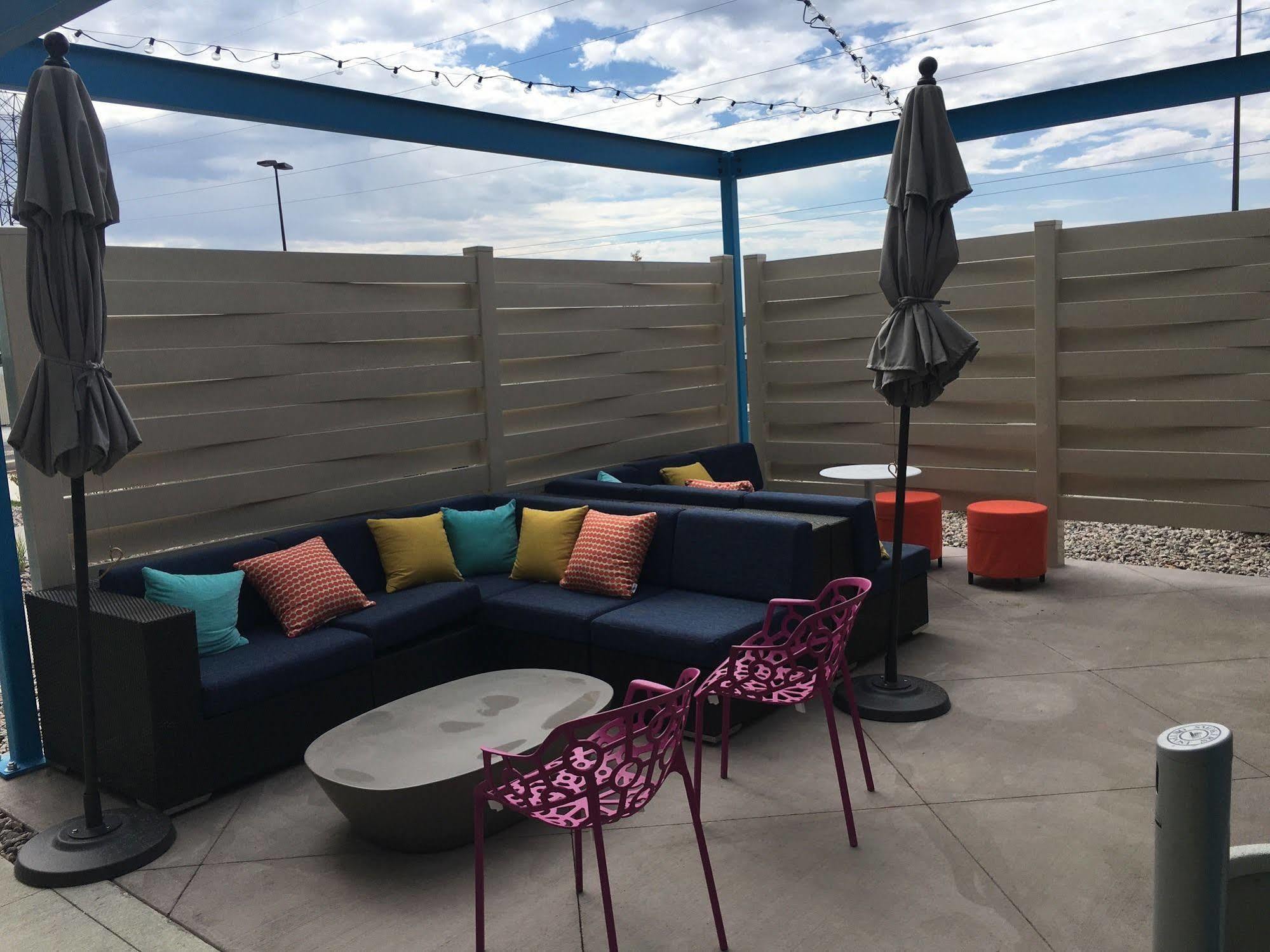 Tru By Hilton Cheyenne Hotel Екстериор снимка