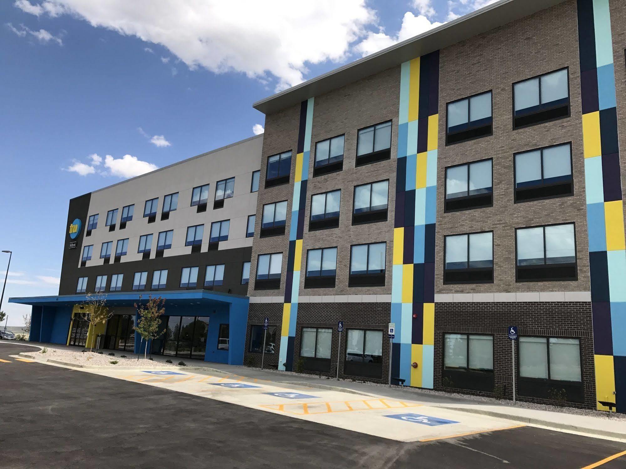 Tru By Hilton Cheyenne Hotel Екстериор снимка